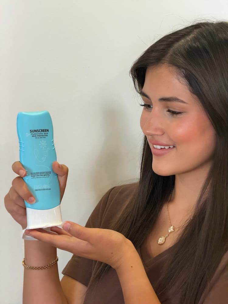Leen with bbrose Vitamin C Serum
